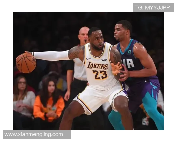 2017年12月10日湖人与黄蜂激战回顾：精彩瞬间与比赛亮点分析